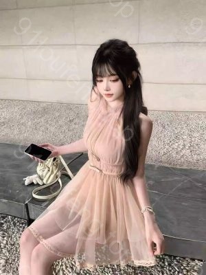 妹子任由蹂躏粉嫩多汁