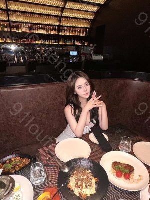 铁西大胸美女