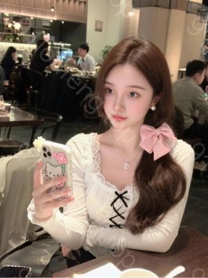 岛内安兜小妞