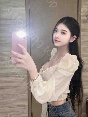 兼职微胖丰满小妮子