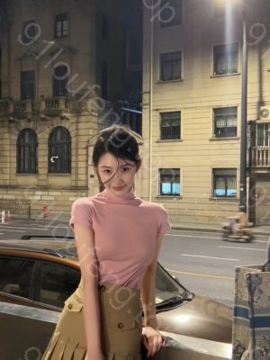 天然嫩乳刚下海的先天骚逼体质