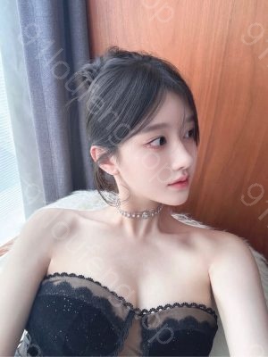 颜值身材很棒的小姐姐