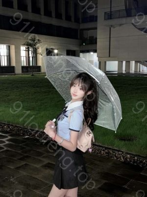 三亚天涯大奶骚货回归爽记