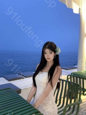 气质骚气大胸妹