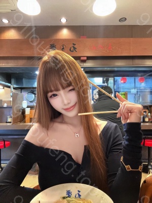 城西肥鲍一线天娇妹