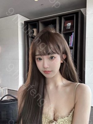 这么漂亮的妹妹在我胯下呻吟