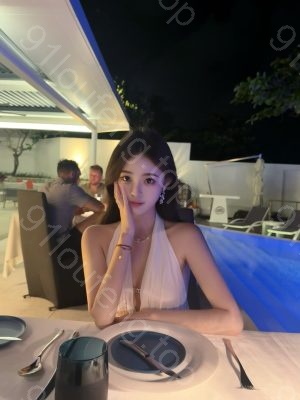 胸大腿长的玩得开骚货